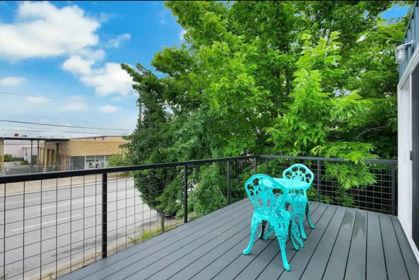 Apartment Unique Retreat Two 1br Shipping Container Units