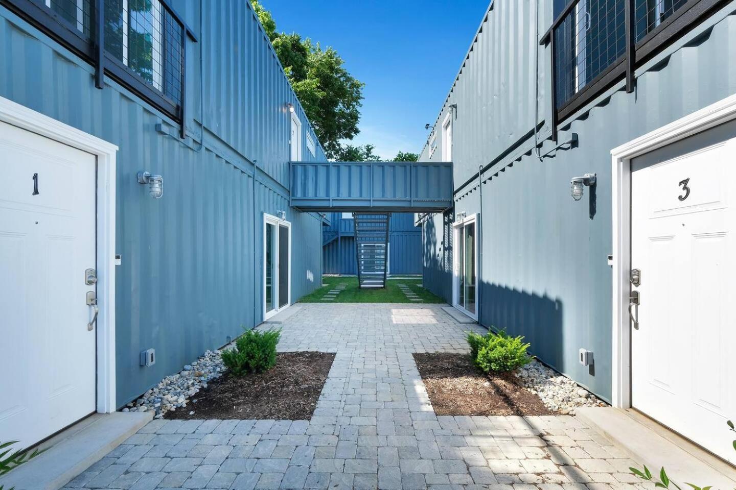 Unique Retreat Two 1br Shipping Container Units Apartment